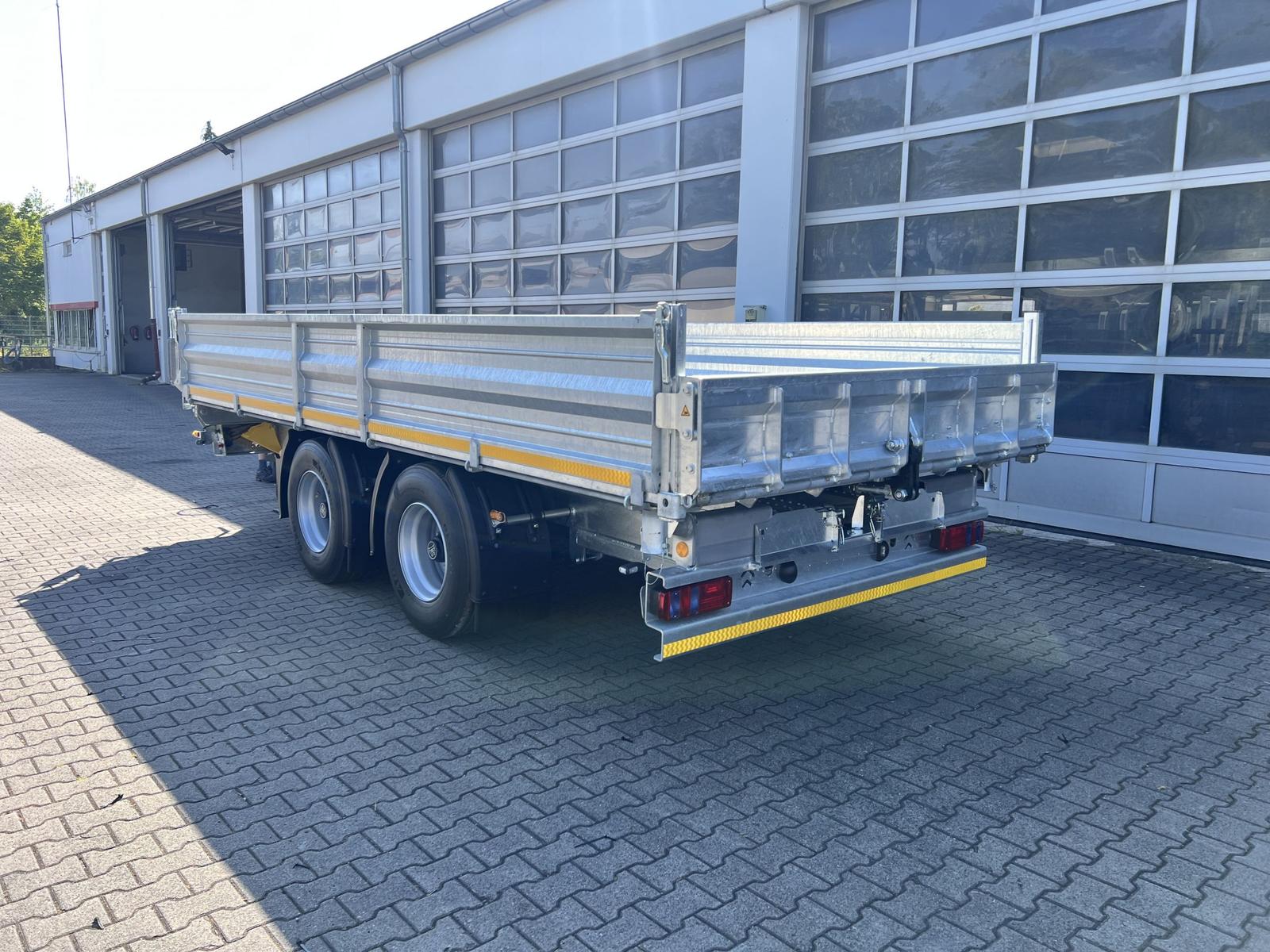 Möslein  19 t Tandemkipper- Tieflader hydraulischer Klap