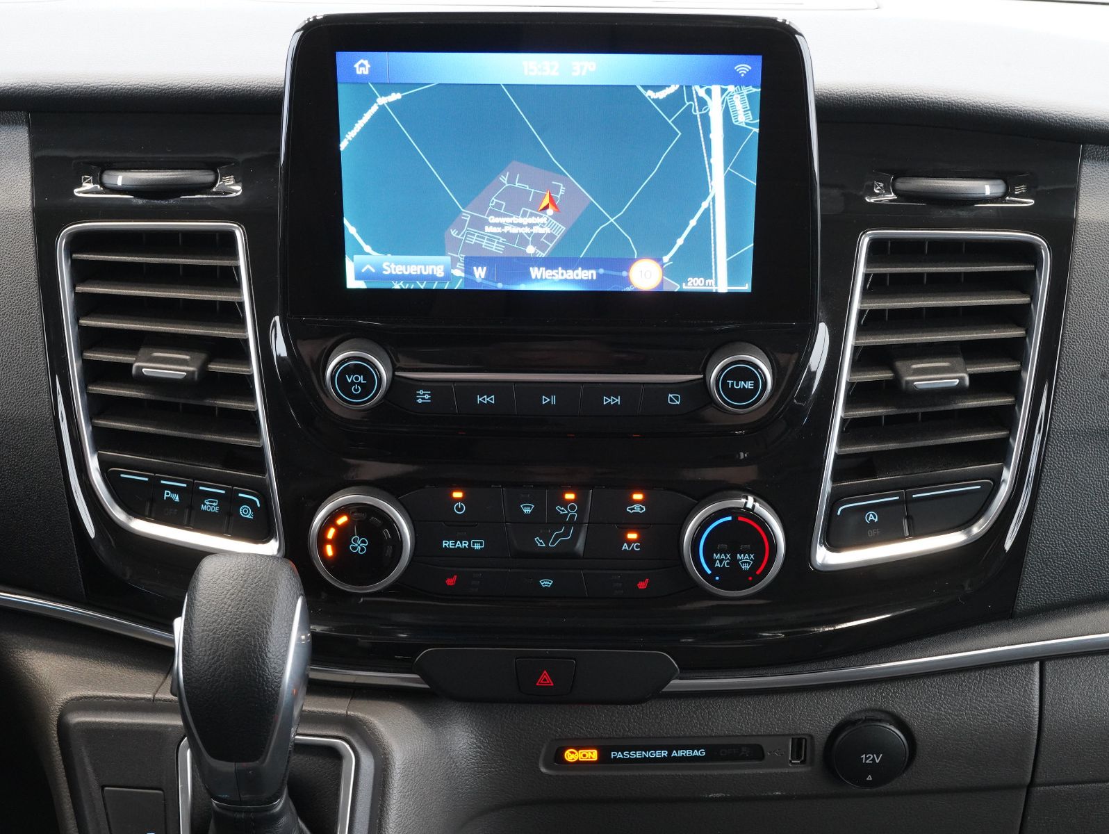 Fahrzeugabbildung Ford Tourneo Custom Kombi 2.0 TDCi 320 L1 Titanium X