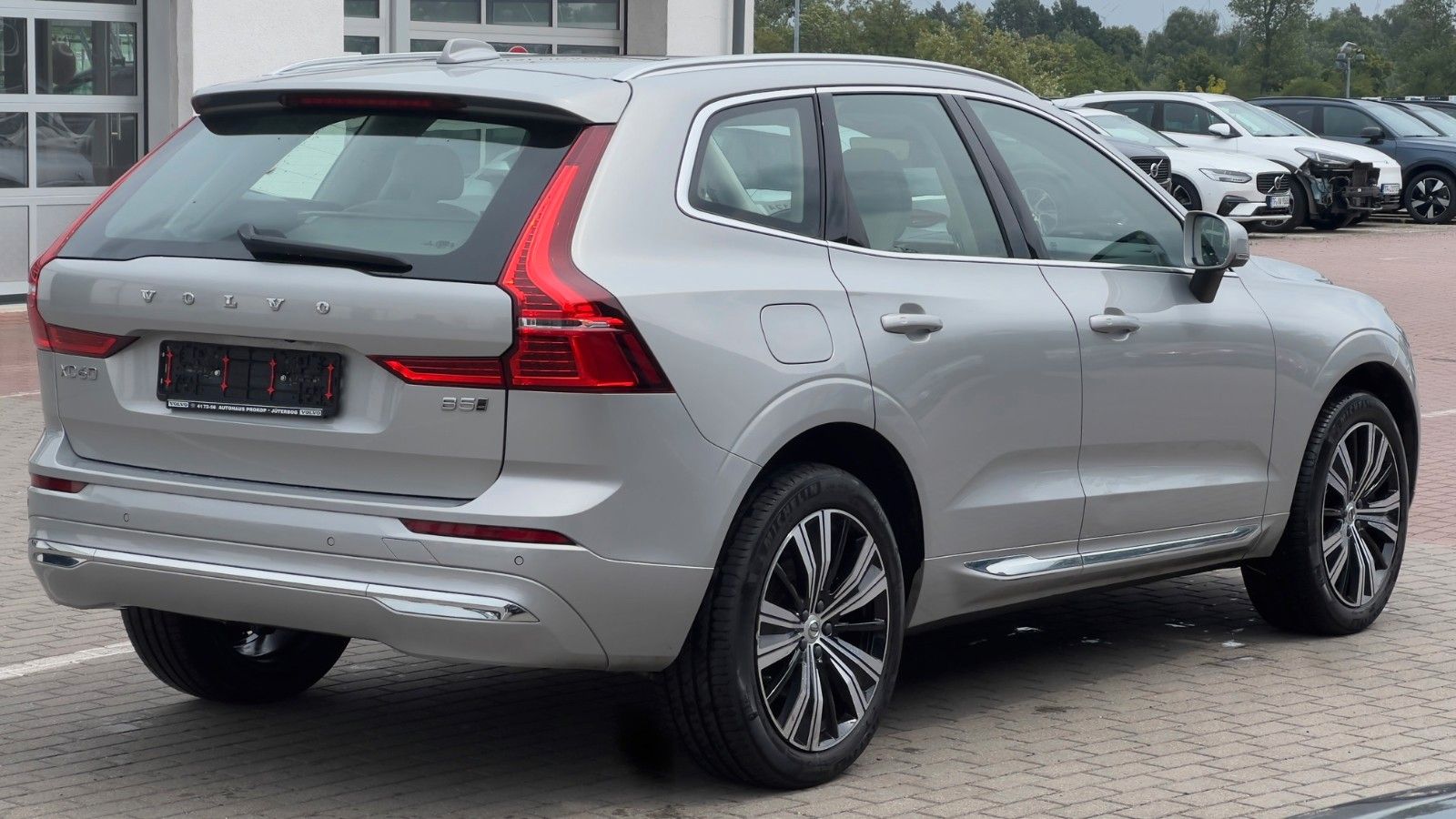 Fahrzeugabbildung Volvo XC60 B5 D Ultimate Bright AWD*AHK*STHZG*Massage*