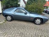 Porsche 928 - blaue Porsche 928