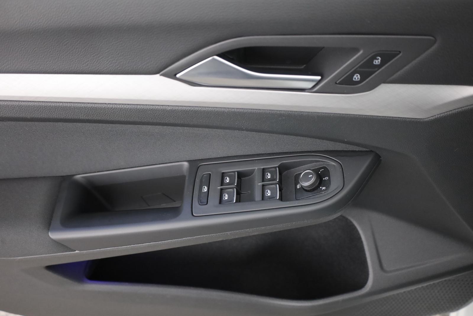 Volkswagen Golf VIII 1.5 TSI Life LED Sitzheizung ACC, миниатюра 21