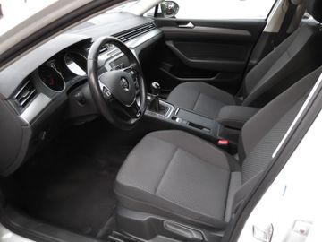 Volkswagen Passat - 8