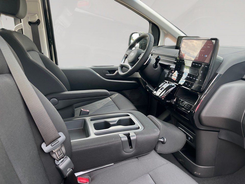 Fahrzeugabbildung Hyundai STARIA Hybrid 9-Sitzer TREND 18 Easy-Access-Pake