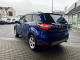 Ford Kuga Titanium - Ford Kuga: Blau