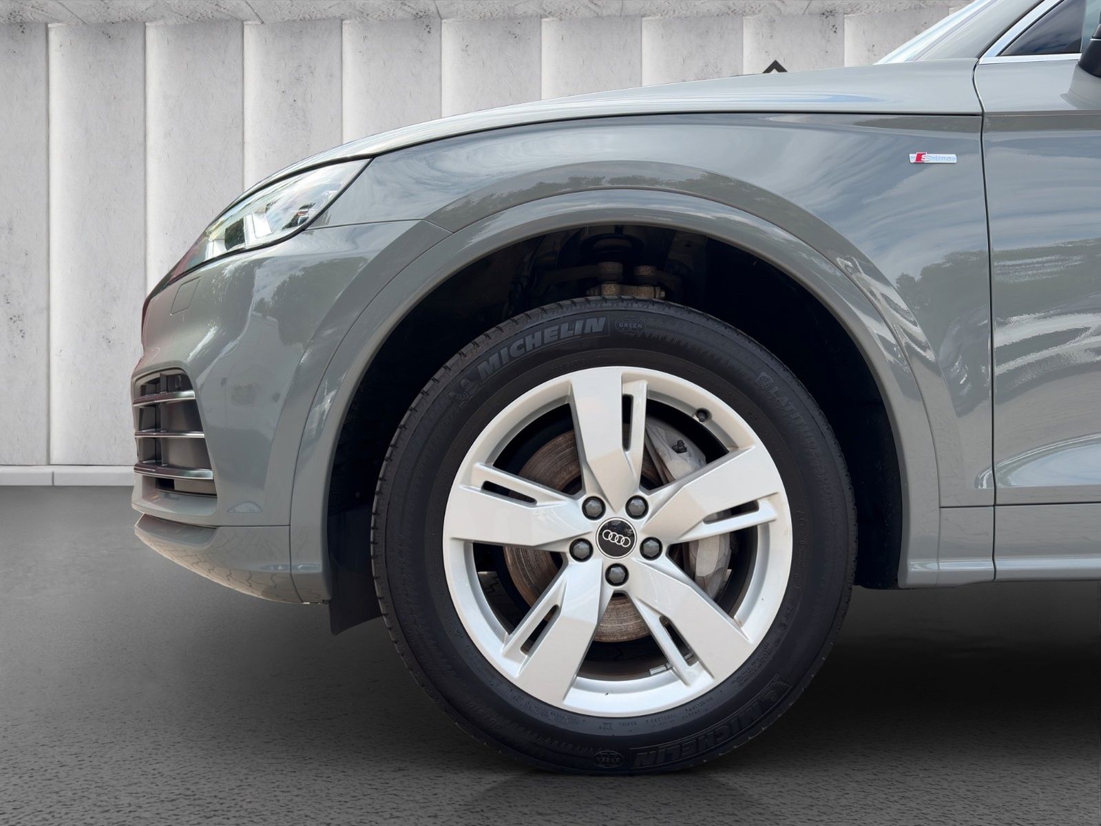 Fahrzeugabbildung Audi Q5 e Quattro Sport*S-Line*SHZ*NAVI*LED*