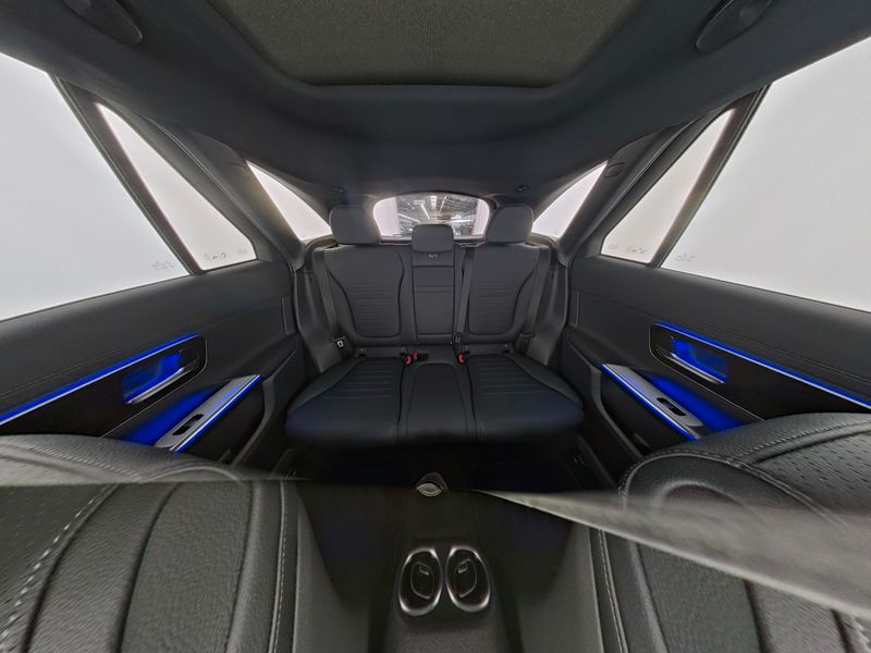 Fahrzeugabbildung Mercedes-Benz GLC 400 e 4M AMG AHK+Pano+FahrassPak+360°+Memory