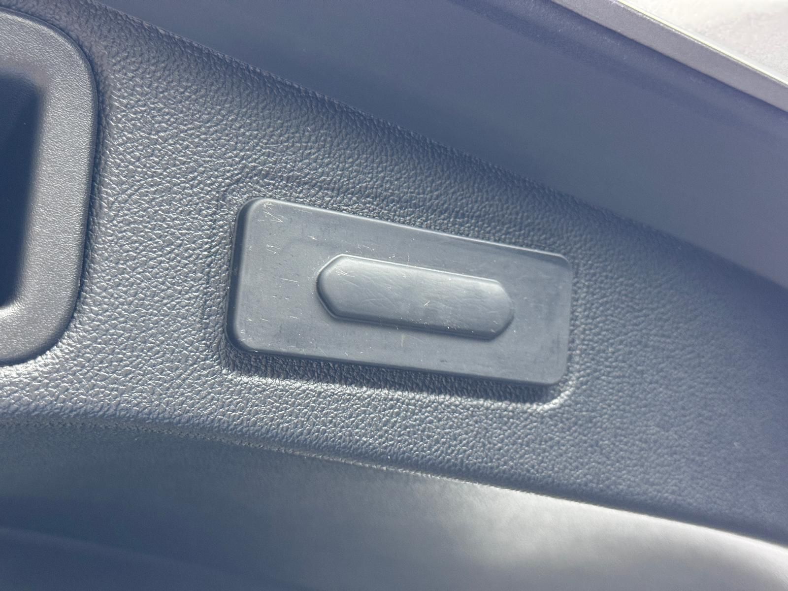 Fahrzeugabbildung Renault LIMITED BLUE dCi 200 EDC/ACC/BOSE/AHK/MASSAGE/DA