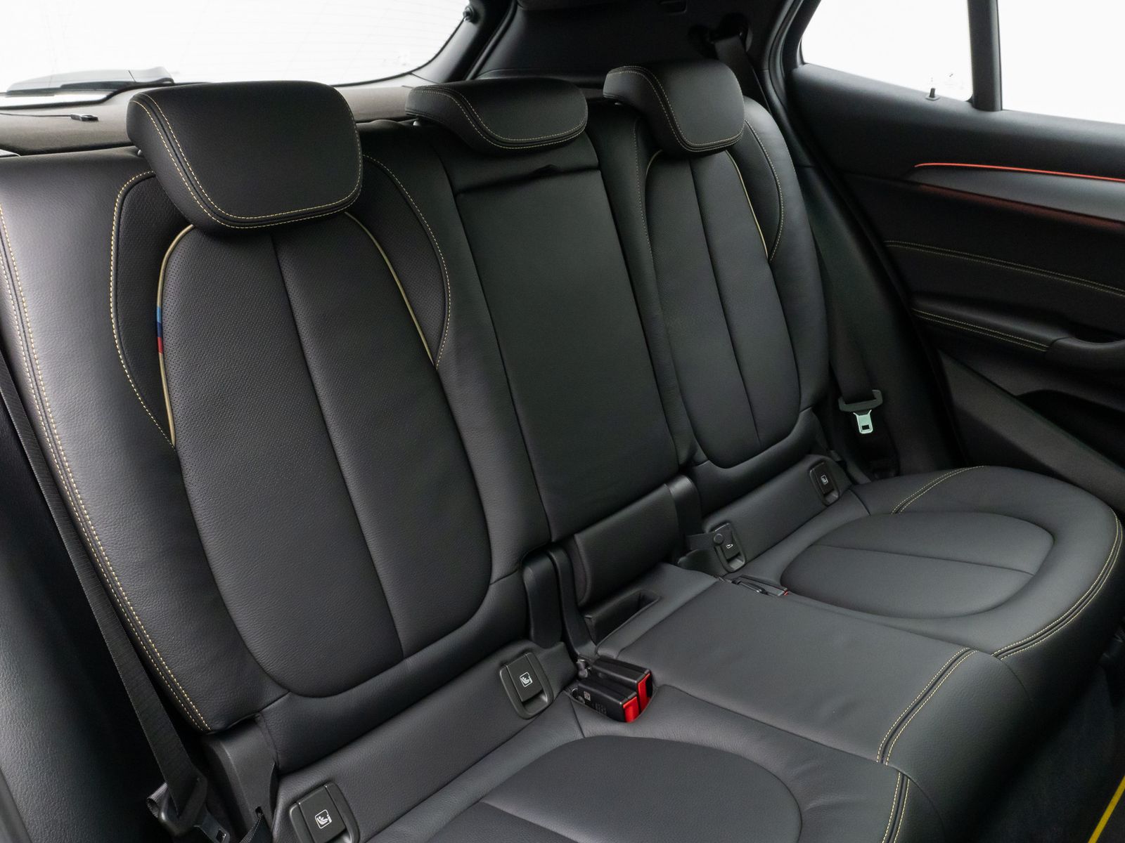 Fahrzeugabbildung BMW X2 sD18i M Sport Edition Panorama Kamera 19Zoll