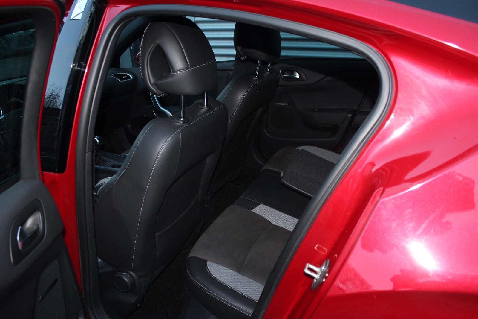 Citroën DS4 BlueHDI KLIMA NAVI 17.ZOLL ALU PDC 2.Hd