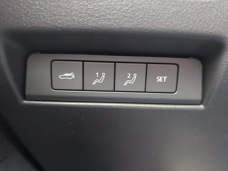 Fahrzeugabbildung Mazda CX-80 PHEV 2.5L eSKY AT AWD HOMURA-PLUS NAV+PANO