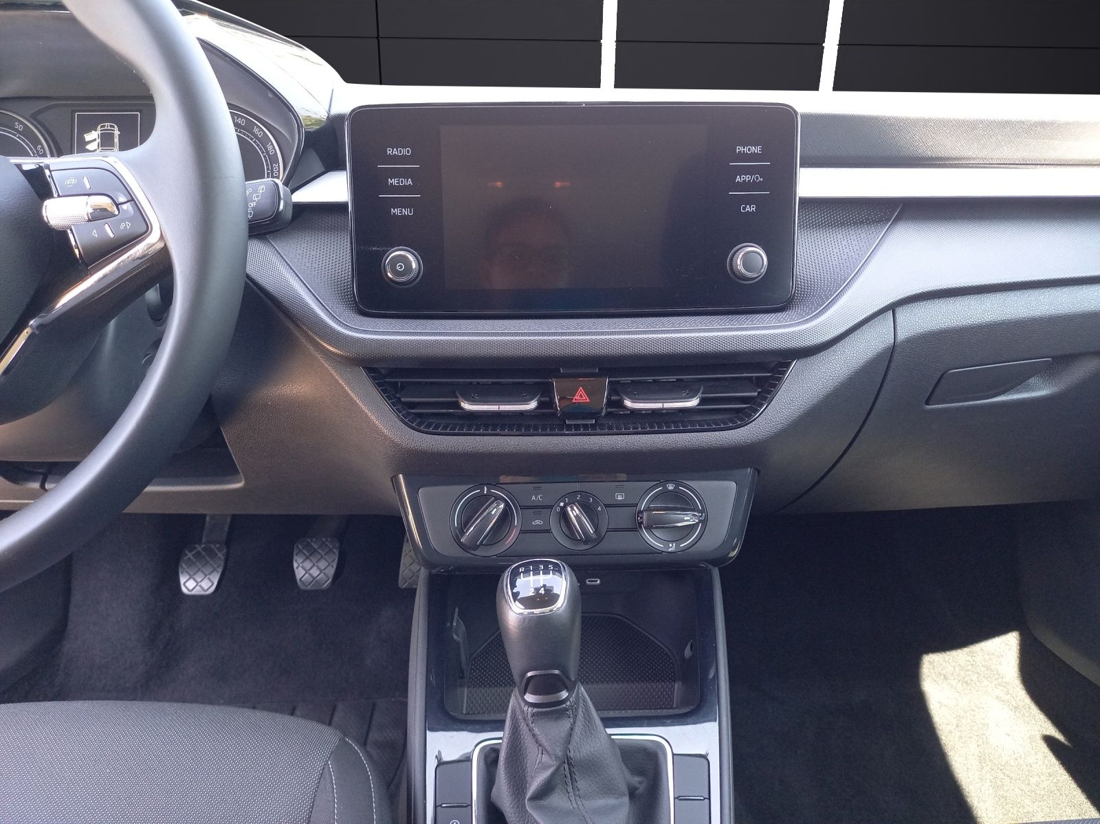 Fahrzeugabbildung SKODA Fabia 1.0 Ambition LED Klima DAB GRA PDC KLIMA L