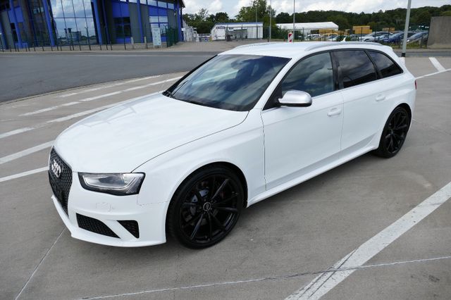 Audi RS4 4.2 V8 FSI S tronic quattro Avant NAVI