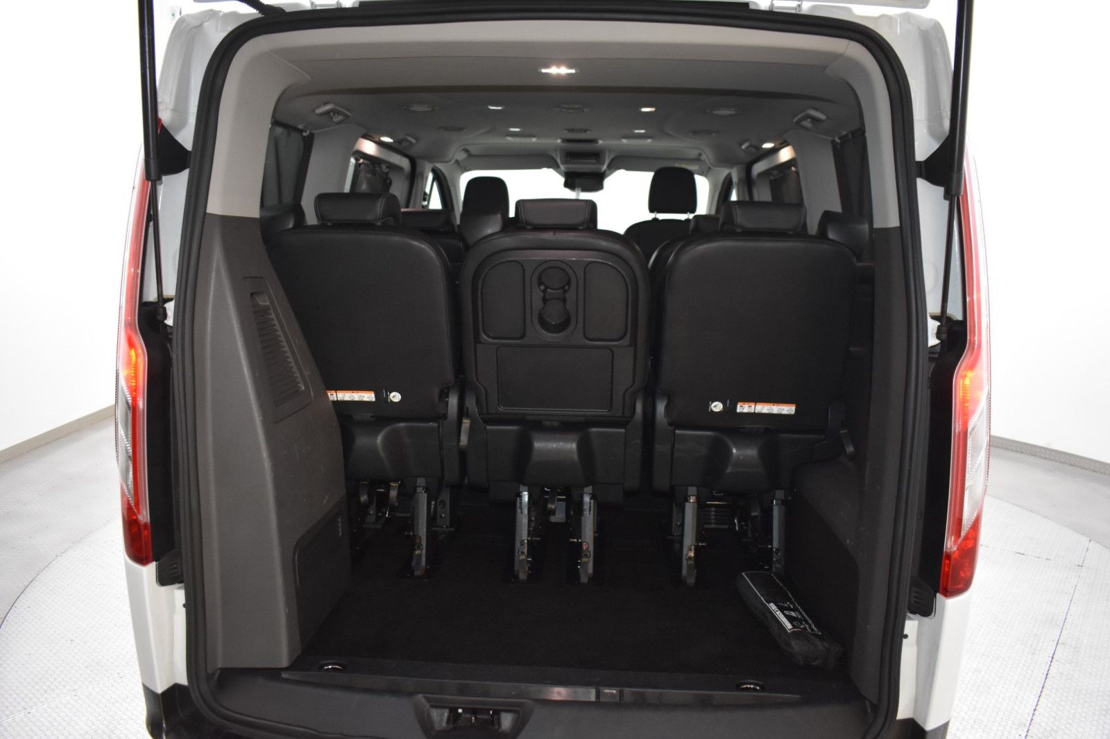 FORD Tourneo Cust 320 Activ 8SI+NAV+XEN+SHZ+ACC+LEDER - Image 8