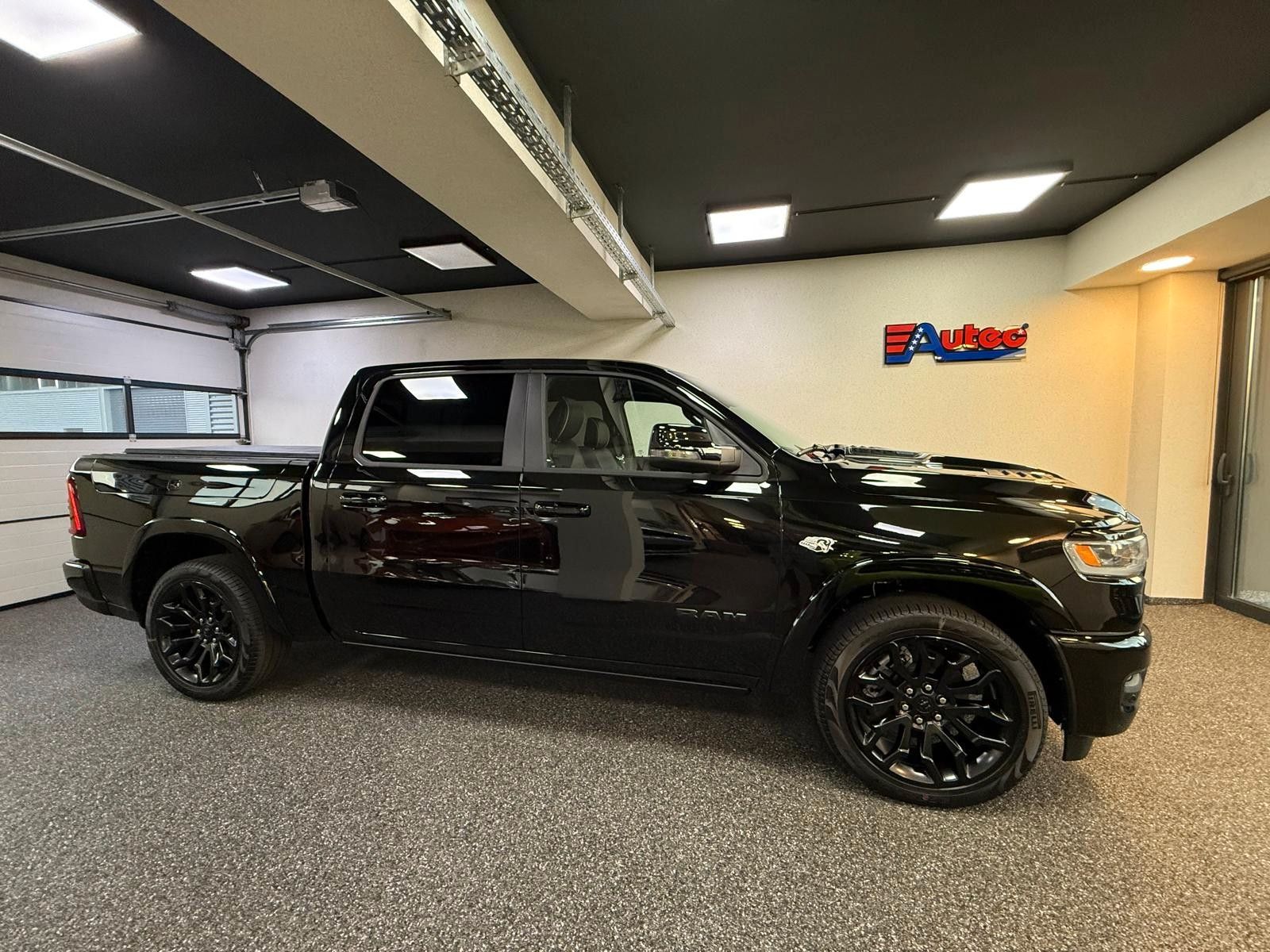 Fahrzeugabbildung Dodge RAM LIMITED HEMI V8-RAMBOX-TAILGATE-SOFORT!!!