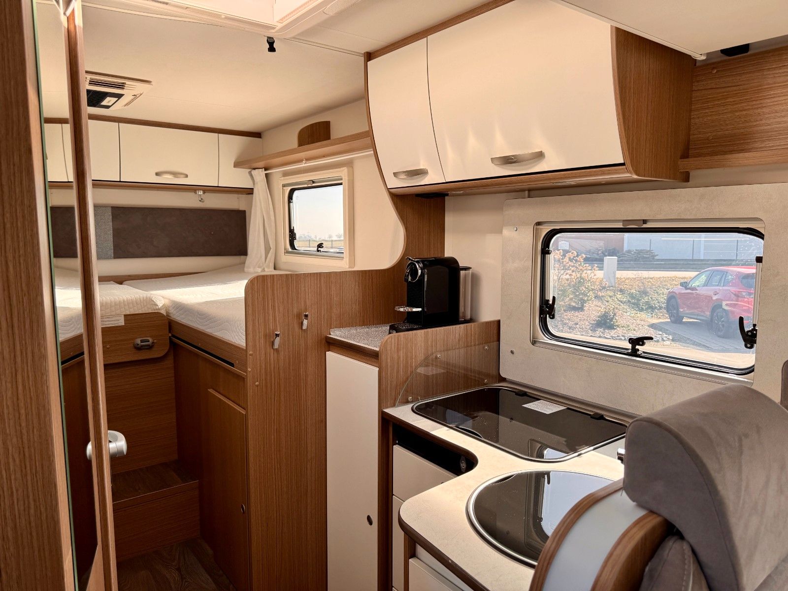 Fahrzeugabbildung Carado T338 *EDITION15 *HUBBETT *KLIMA *AHK