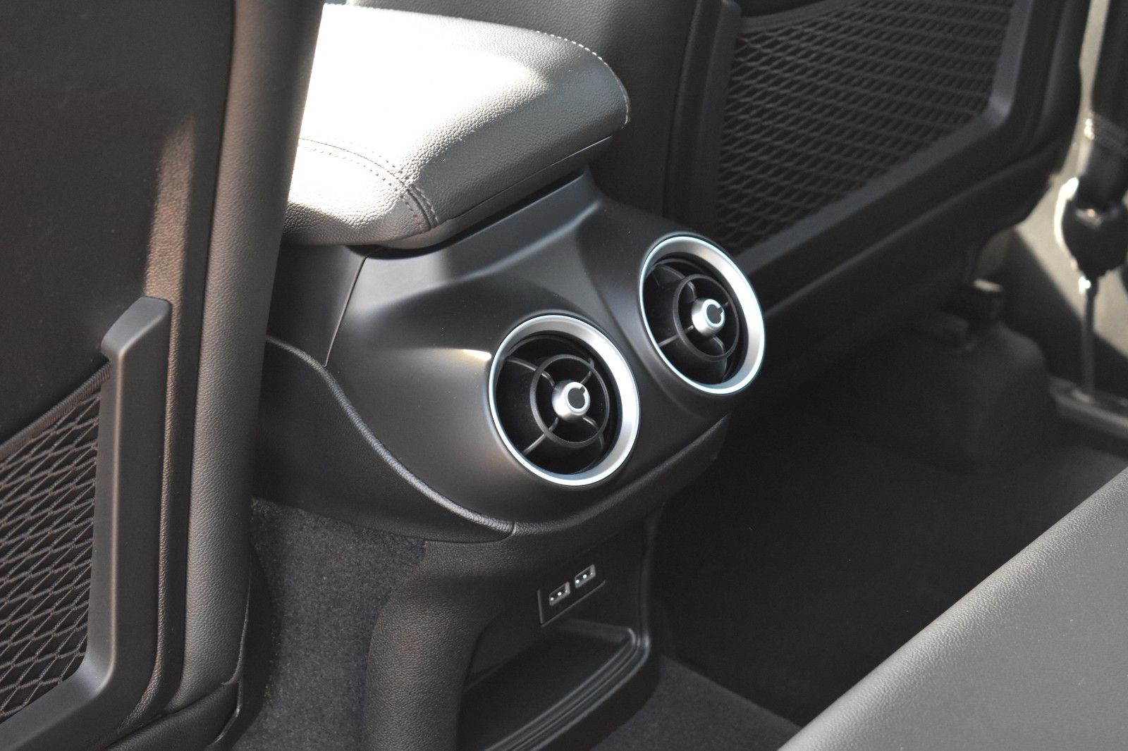 Fahrzeugabbildung Alfa Romeo Stelvio Super Q4 Keyless Go AHK
