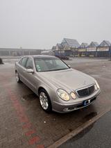 Mercedes-Benz E 320 ELEGANCE Elegance - Mercedes-Benz E 320: Elegance