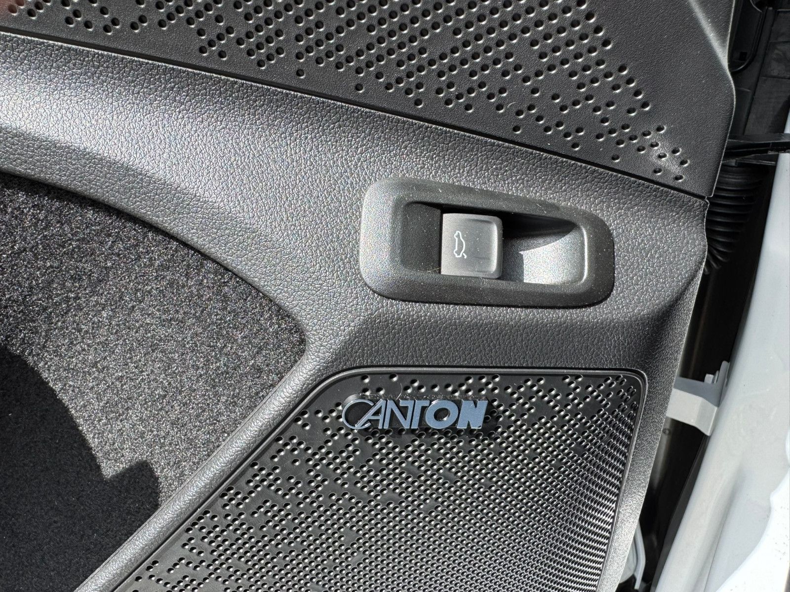 Fahrzeugabbildung SKODA Enyaq 85 x Sportline