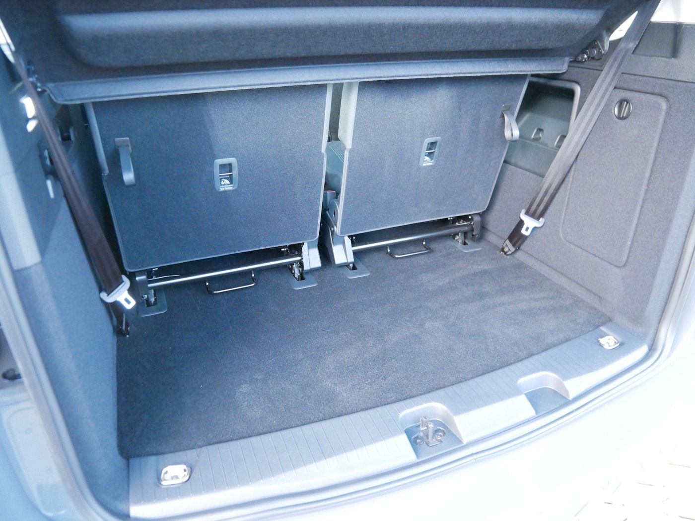 Fahrzeugabbildung Volkswagen Caddy 2.0 TDI Maxi 7-Sitzer Kamera SHZ Klimaauto