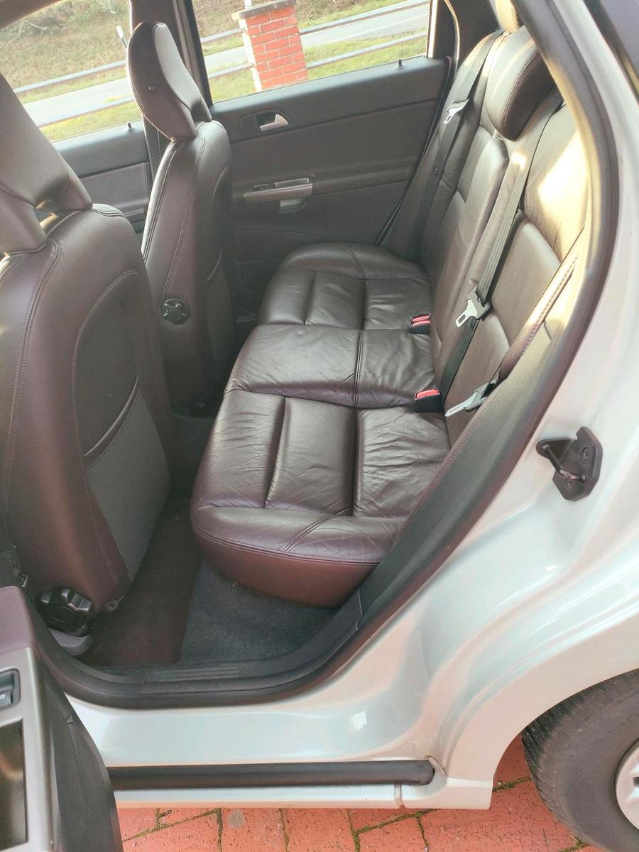 Volvo V50 2011 — photo 12