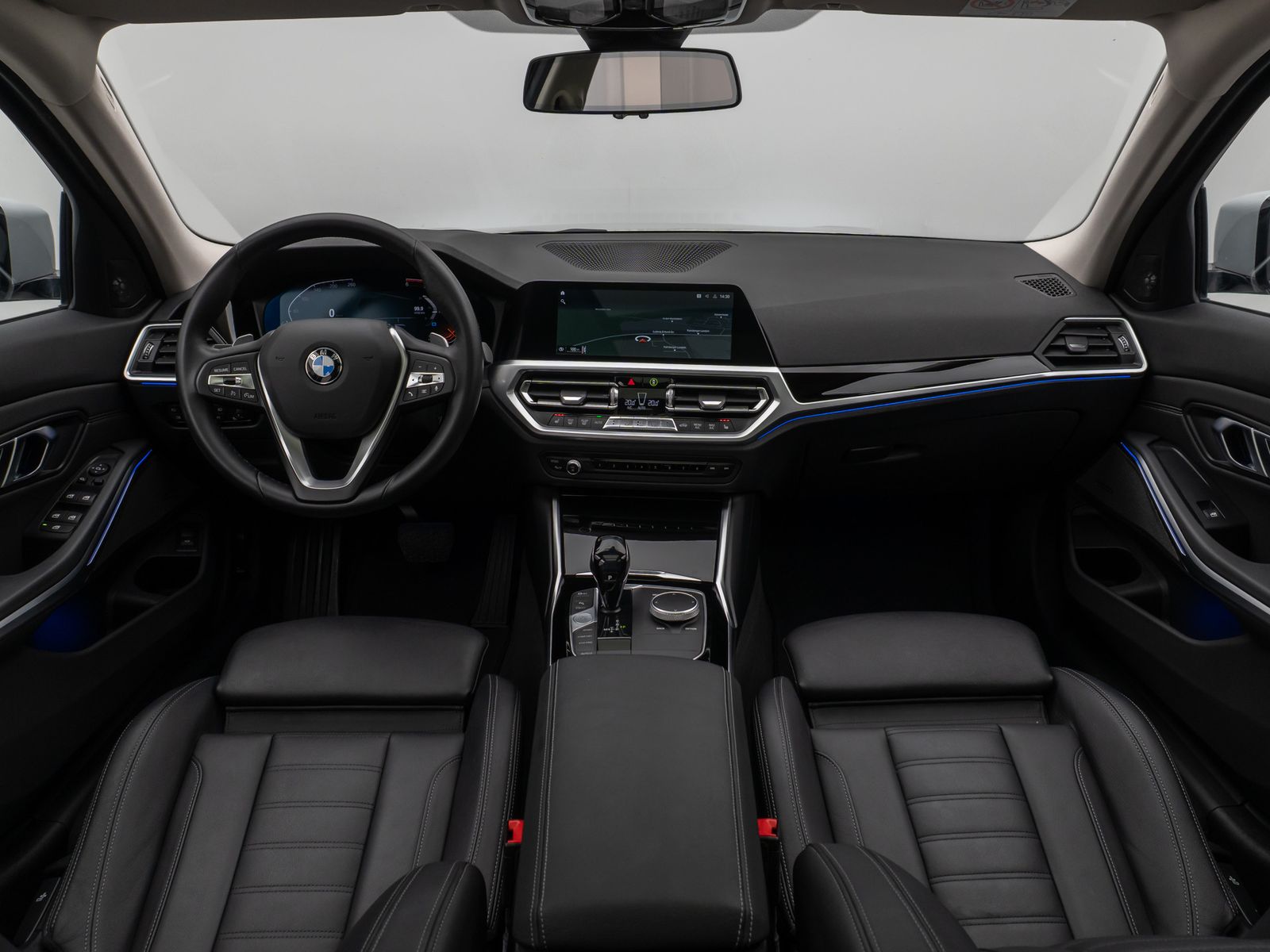 Fahrzeugabbildung BMW 330d xD Sport Line Kamera Panorama HUD DAB H/K