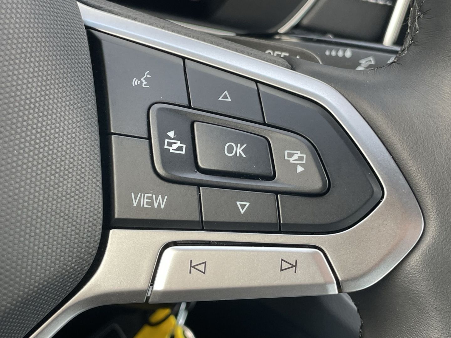 T-Cross 1.5 TSI DSG R-Line AHK/Kamera/Navi/App-C
