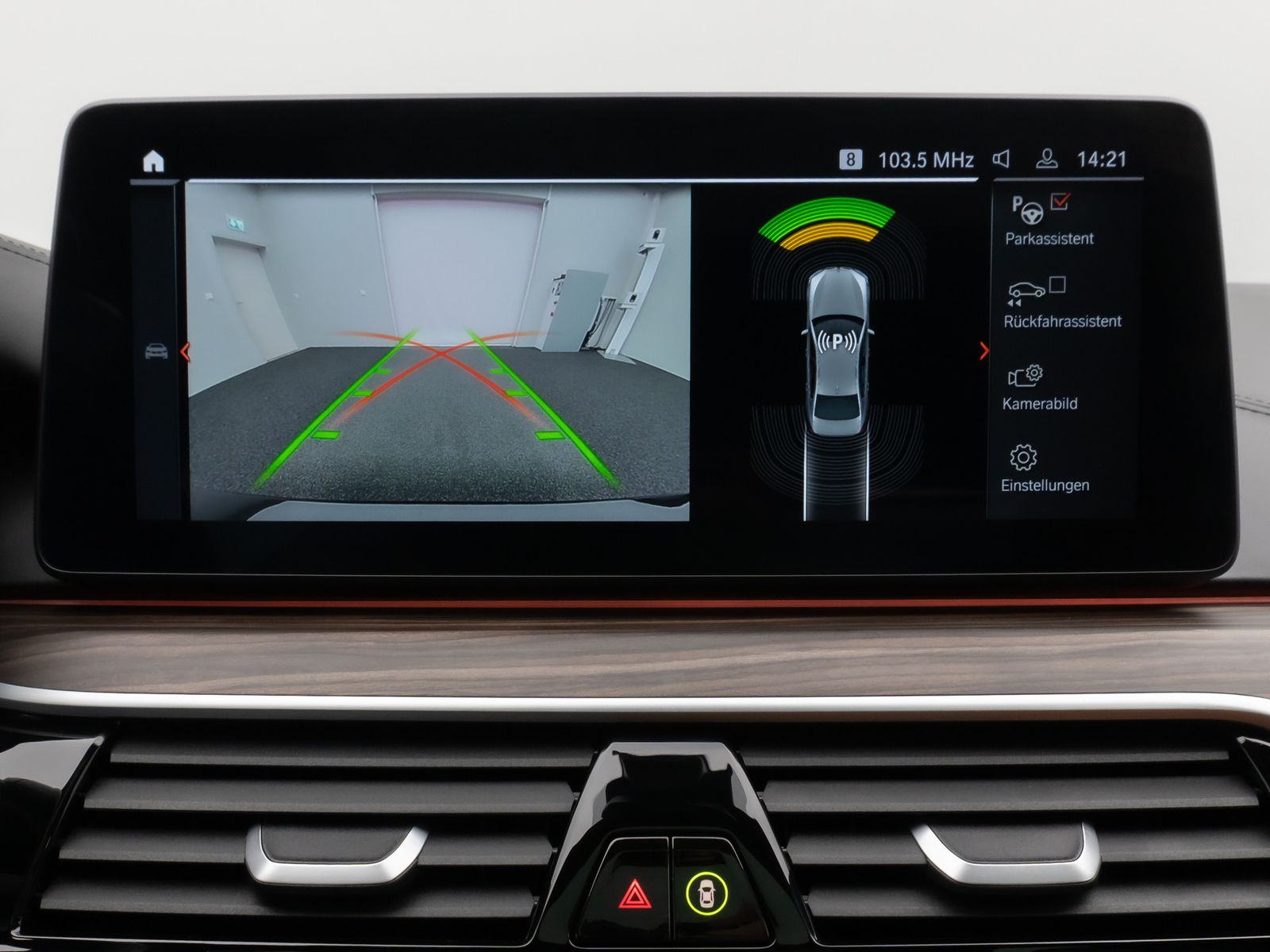 Fahrzeugabbildung BMW 540d xD Kamera Glasdach Laser HUD DAB H/K AHK