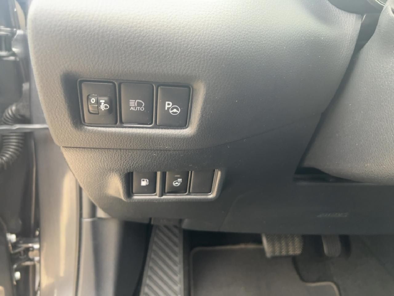 Fahrzeugabbildung Toyota C-HR 2,0 Hybrid Team D 4x2