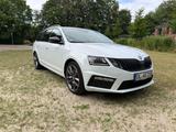 Skoda Octavia 2.0 TSI DSG RS60 Combi RS60, AHK, ACC - Skoda Octavia von privat