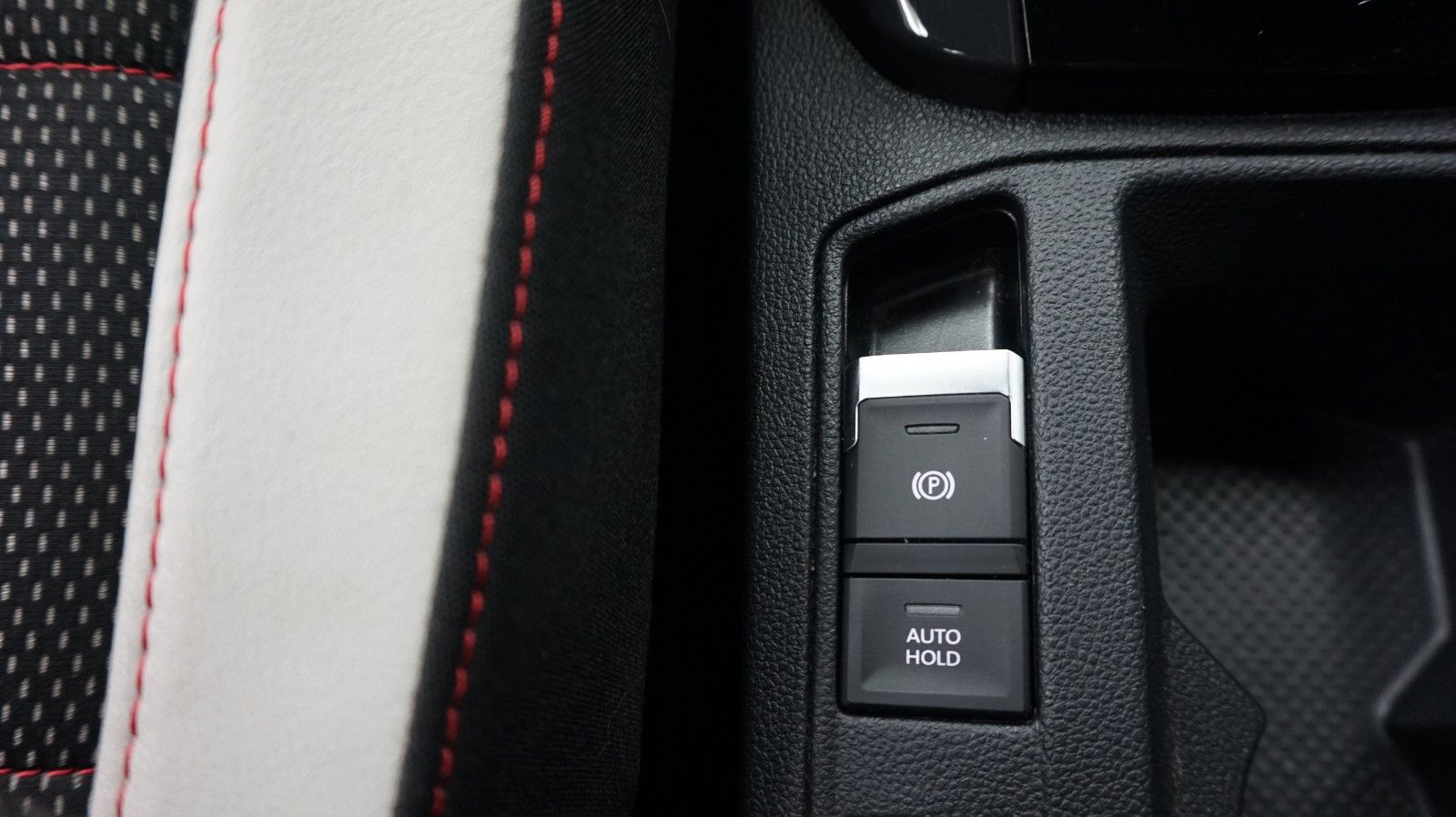 Fahrzeugabbildung Volkswagen T-Roc Sport 4Motion *Autom.*Navi*Kamera*
