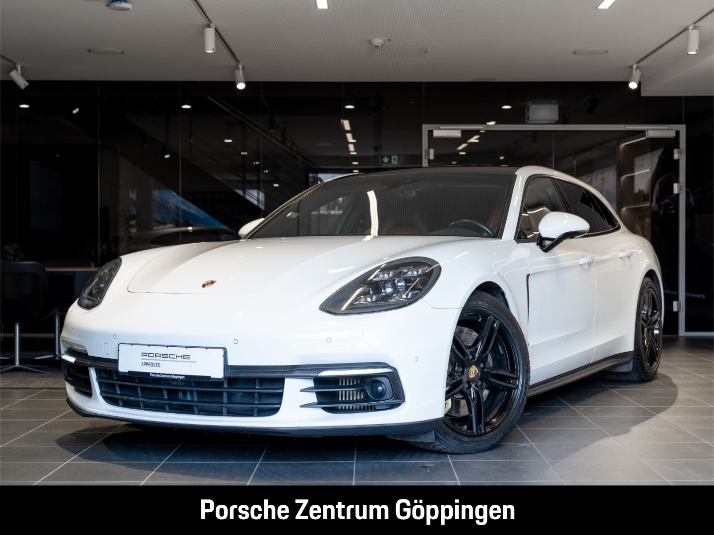 PORSCHE Panamera 4 E-Hybrid Sport Turismo Nachtsicht