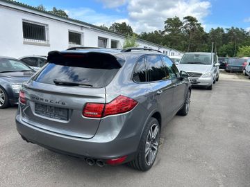 Porsche Cayenne - 6