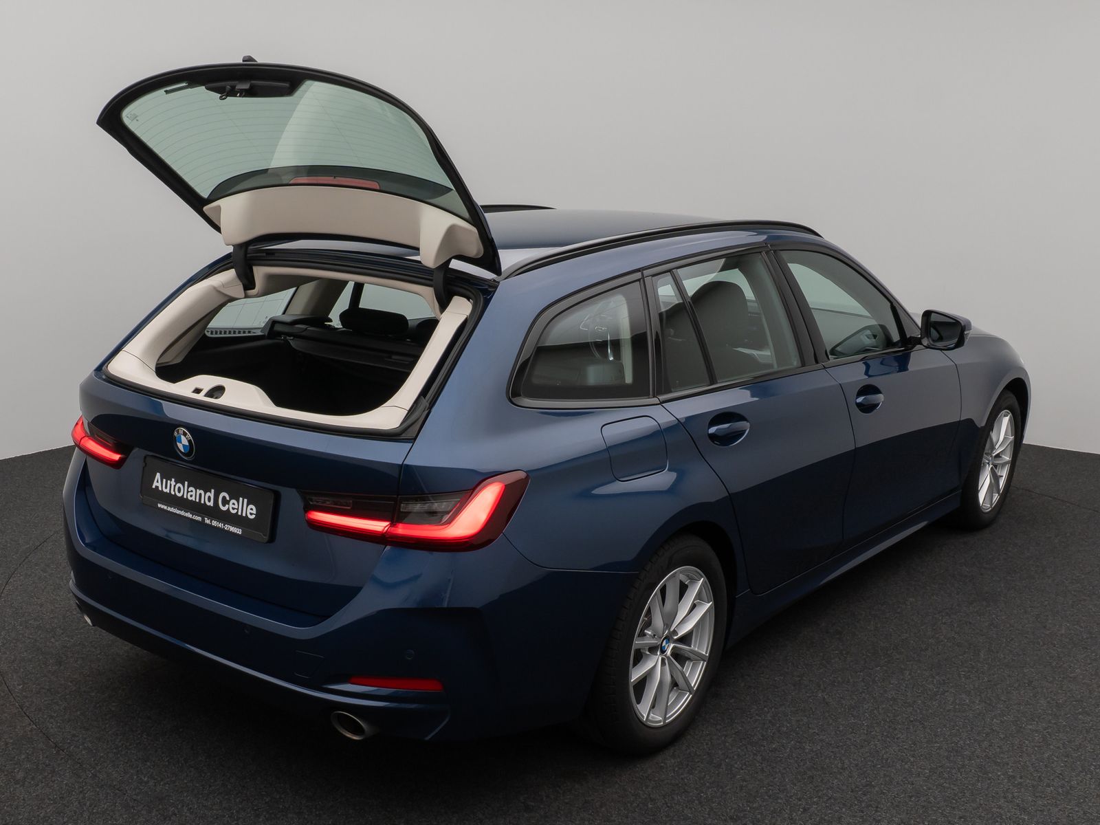 Fahrzeugabbildung BMW 318i DAB CockPit+ Widscreen Geschwindigkeitsreg