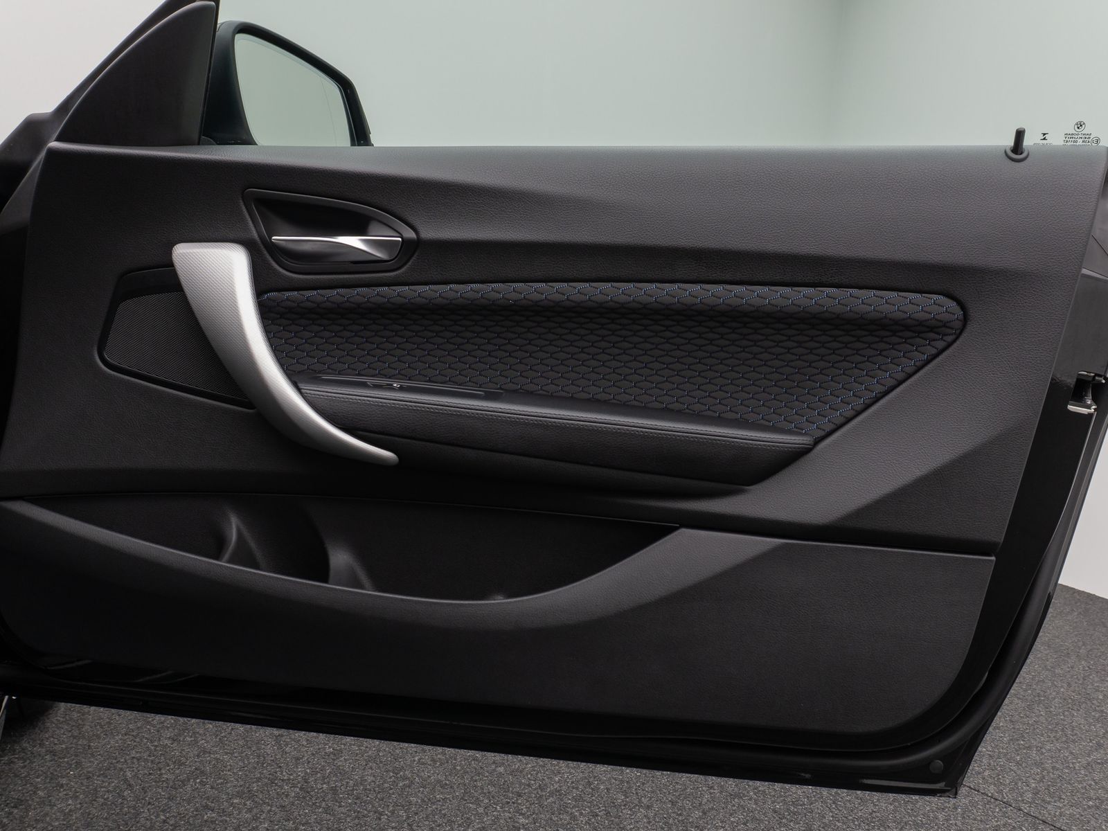 Fahrzeugabbildung BMW 228i Coupé M Sport NaviPro DAB HiFi Xenon PDC