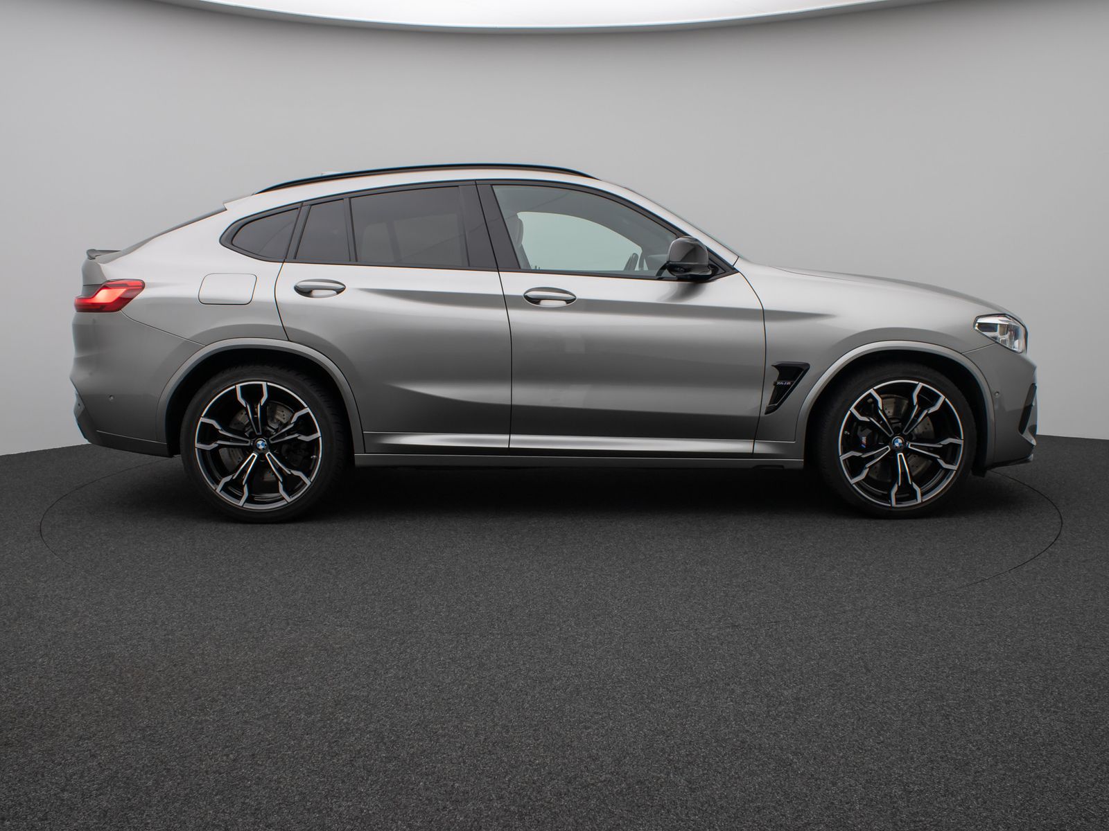 Fahrzeugabbildung BMW X4 M Panorama 360°HUD DAB H/K Individual 21Zoll