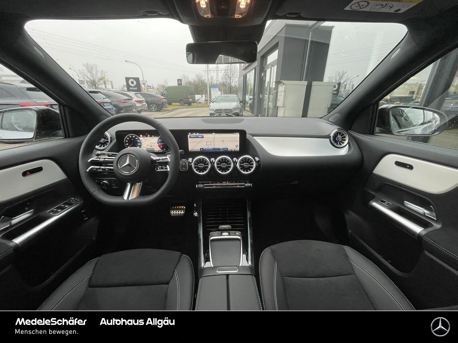 Mercedes-Benz GLA 200 AMG Night AHK Keyless Distro Pano 360°