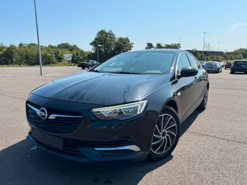 Opel Insignia - 1