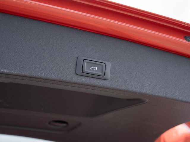 Q2 1.6 TDI design AHK+PANO+LED+NAVI