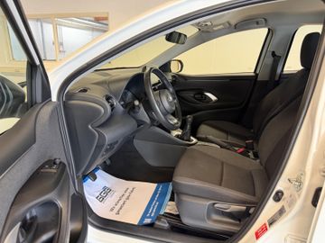 Toyota Yaris - 12