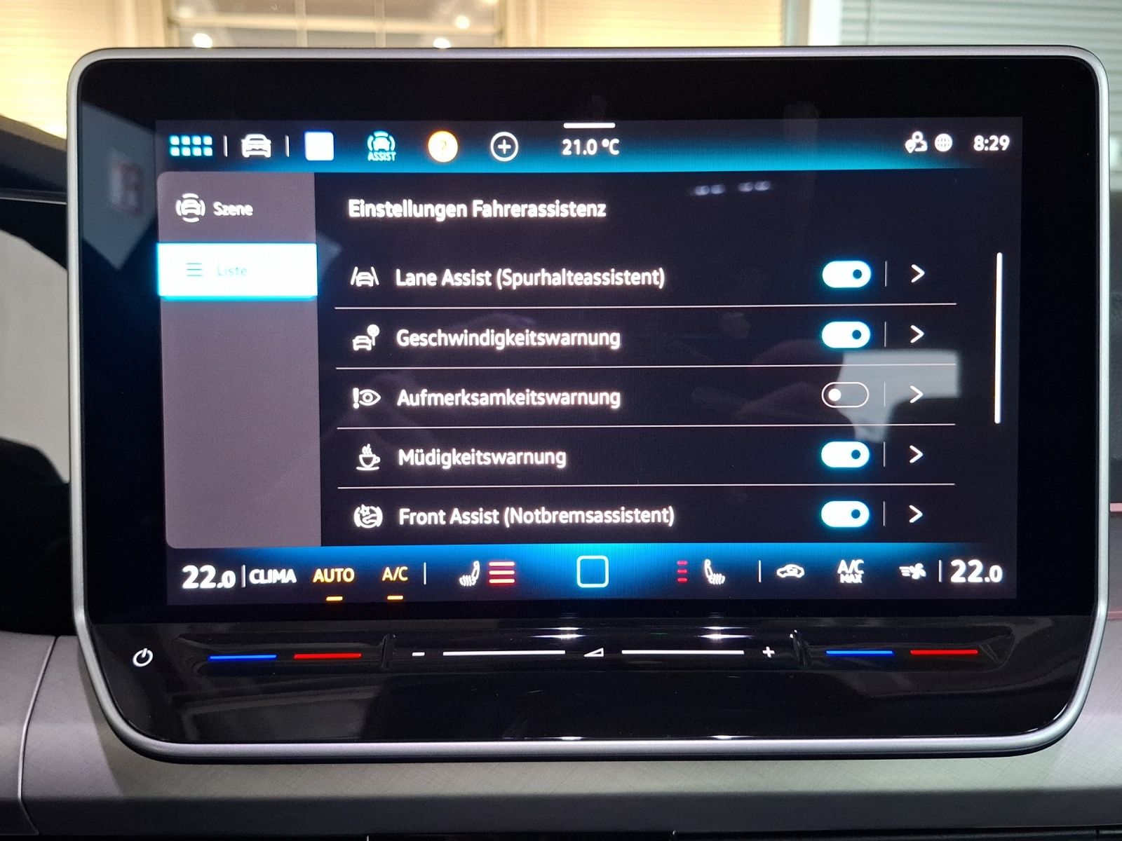 Fahrzeugabbildung Volkswagen Golf VIII TSI Life LED CarPlay AID ACC RFK SHZ