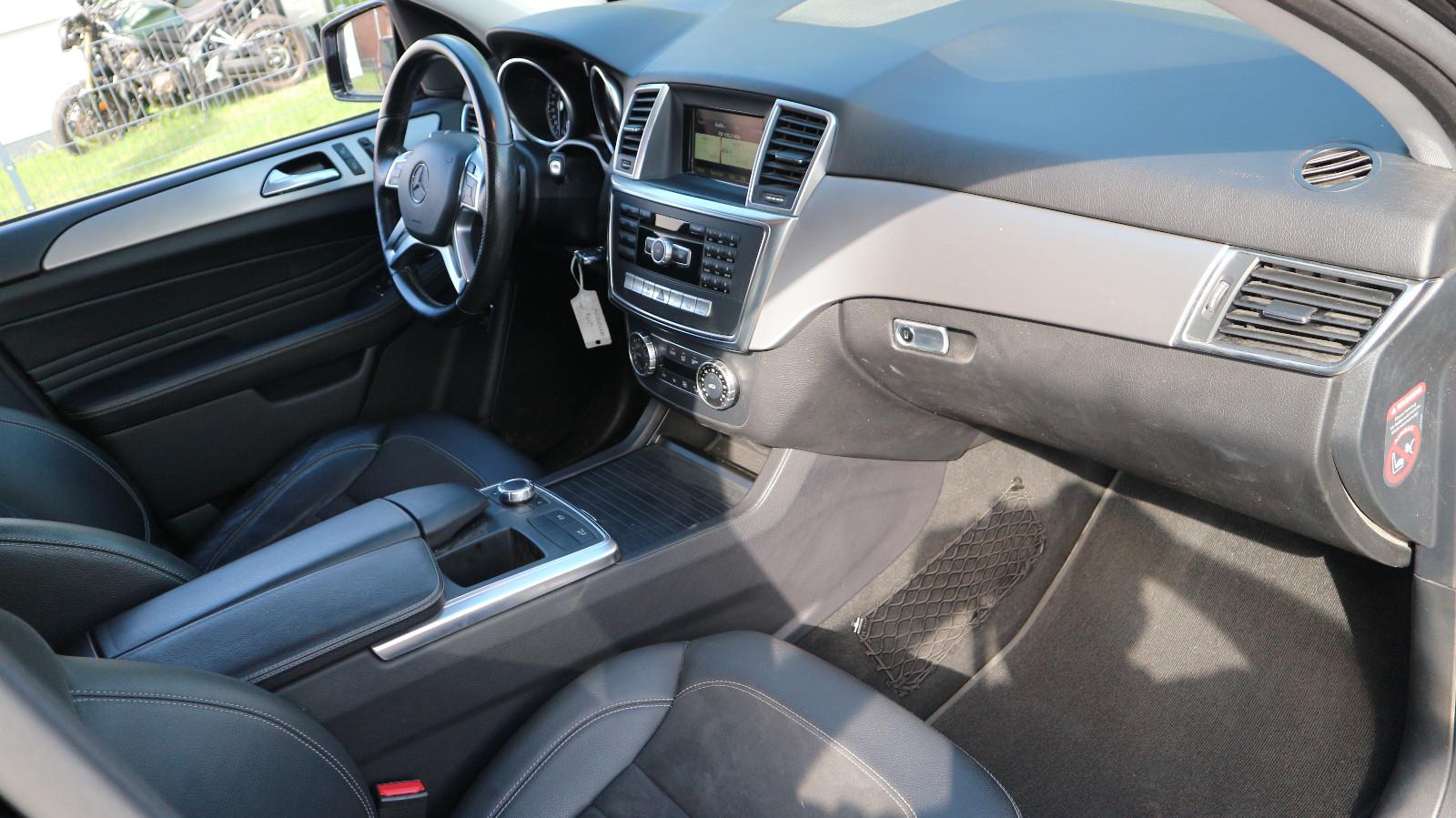 Mercedes-Benz ML 350 CDI BlueTec 4Matic AHK/Leder/NAVI/Xenon..