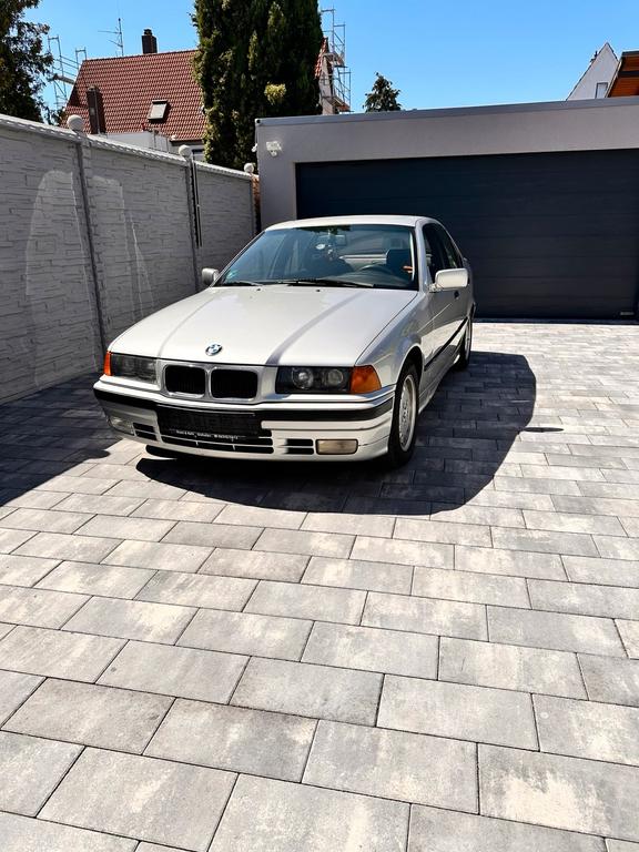 BMW 325
