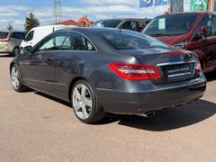 MERCEDES-BENZ E 200 CGI Coupe*Bi-Xenon*Comand*Leder*Memory