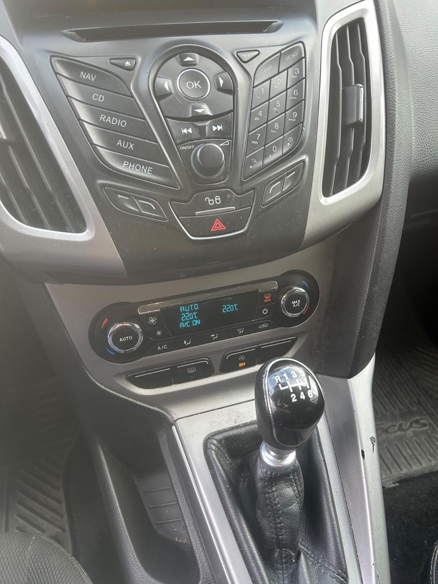 Ford Focus 2013 — photo 12