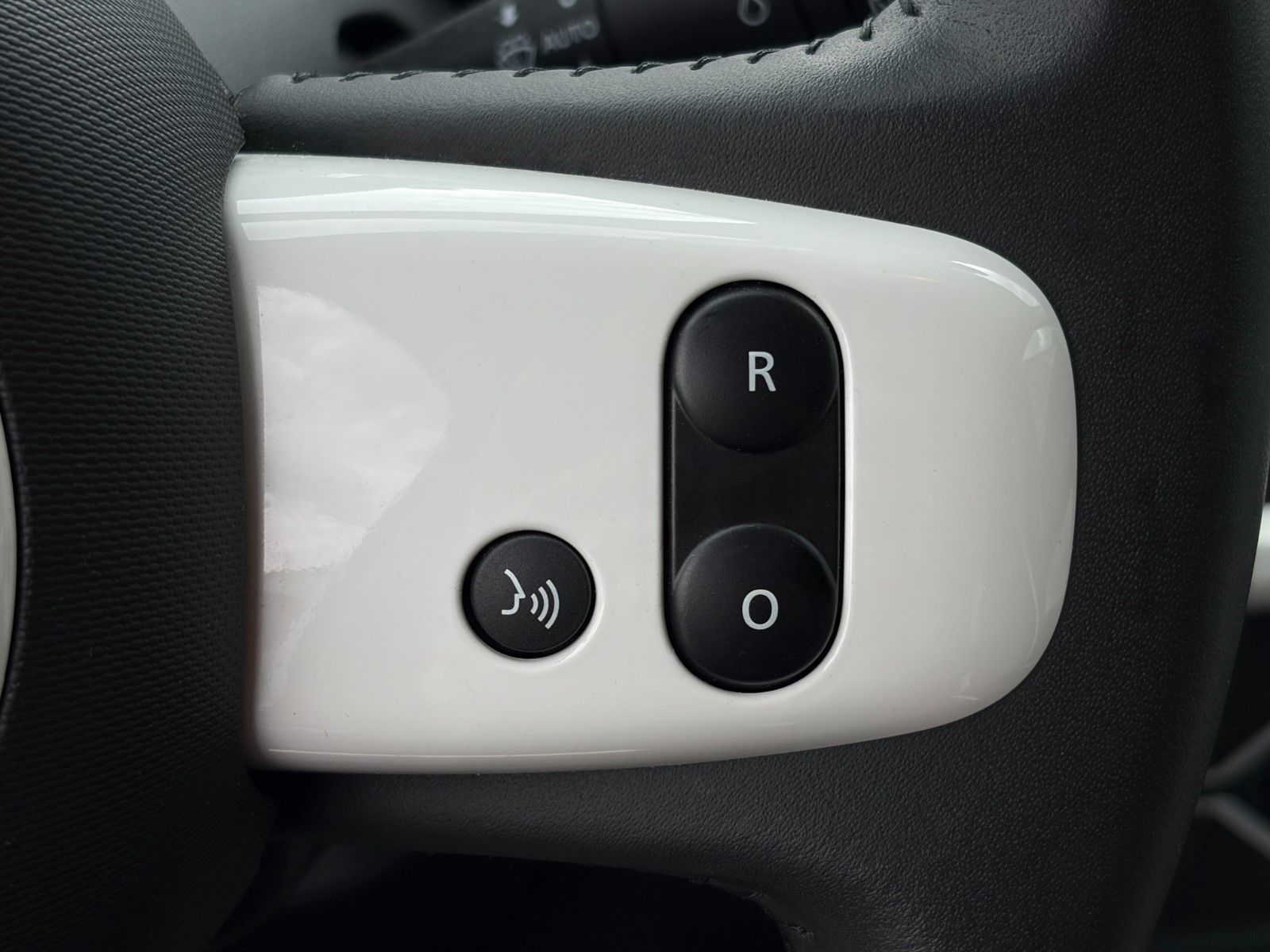 Fahrzeugabbildung Renault Twingo Vibes Electric SHZ CAM BT Temp. CarPlay