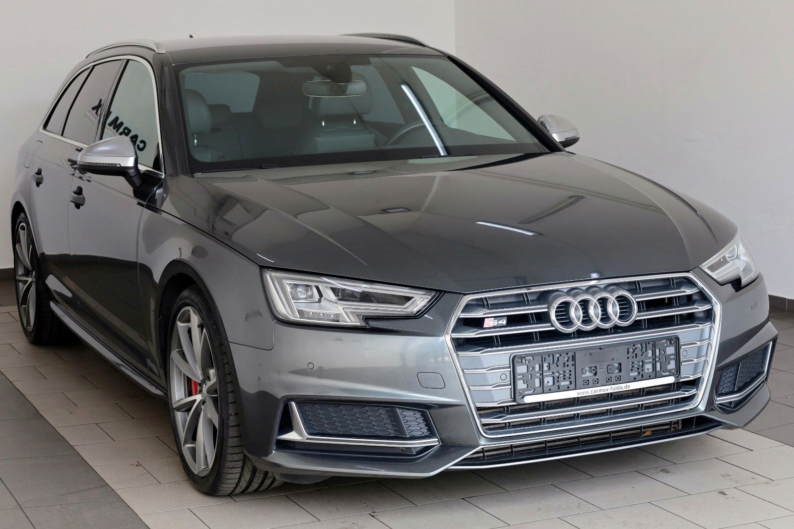 Fahrzeugabbildung Audi S4 Avant 3.0 TFSI quattro TLeder,Navi,Kamera,AHK