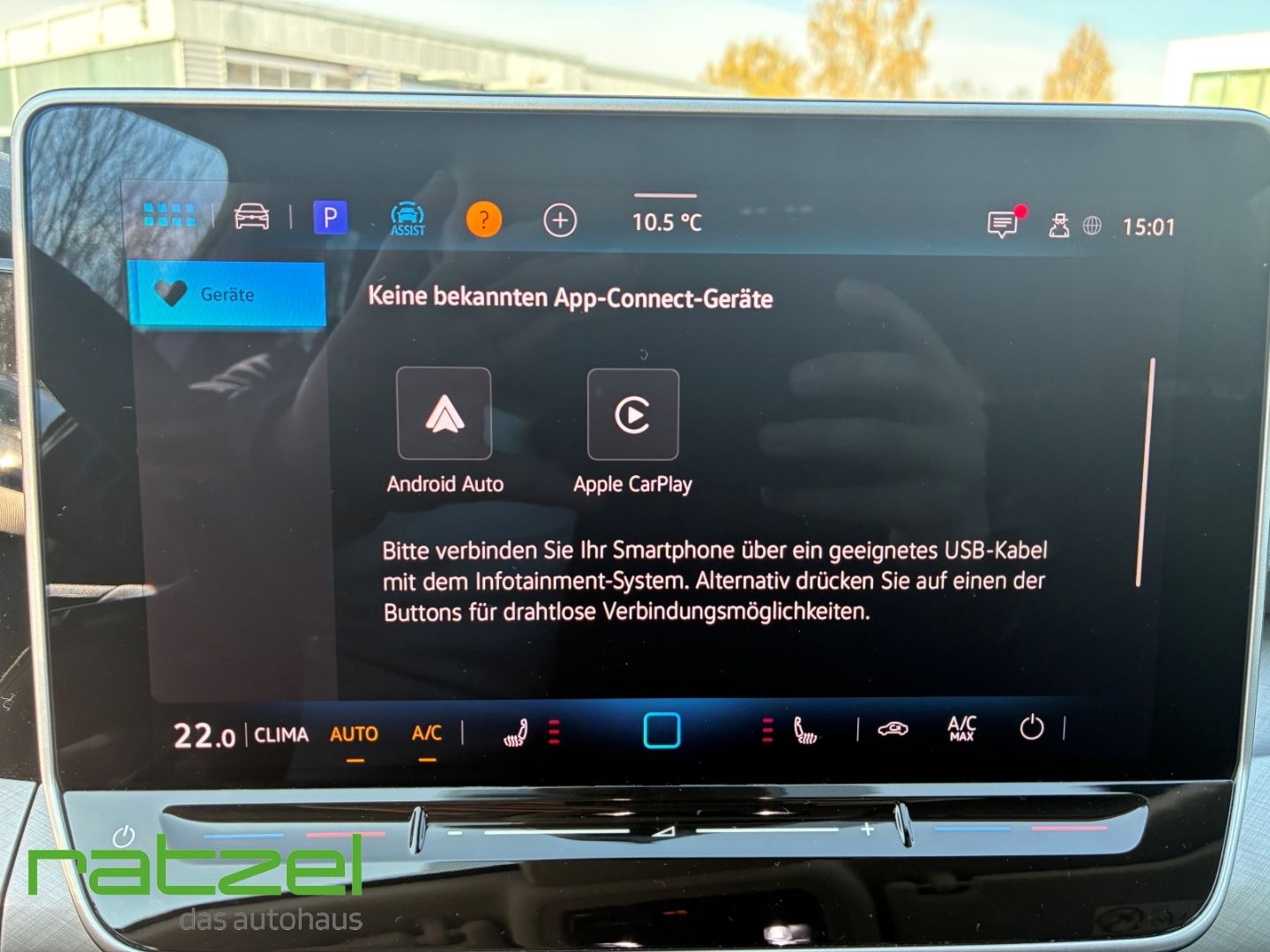 Fahrzeugabbildung Volkswagen Golf 1.5 Life TSI LED ACC App Connect Lane Assis