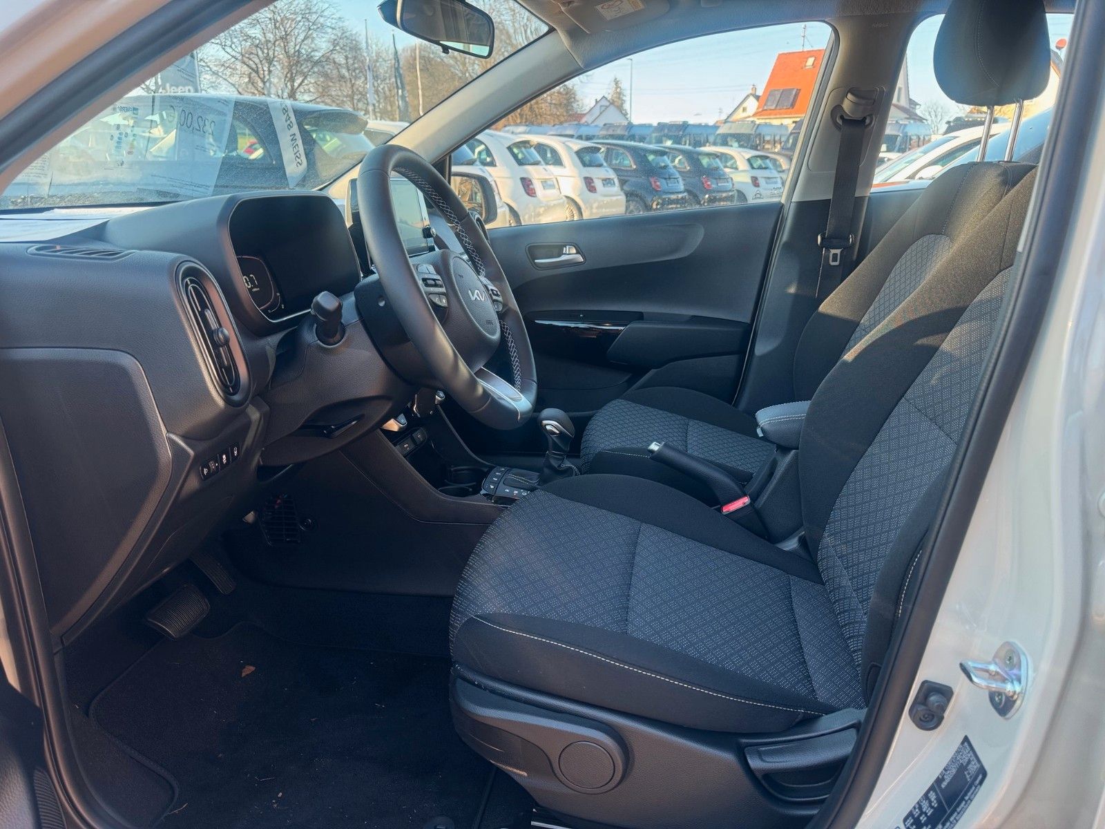 Fahrzeugabbildung Kia Picanto Sitz- Lenkradheizung Kamera PDC Navi