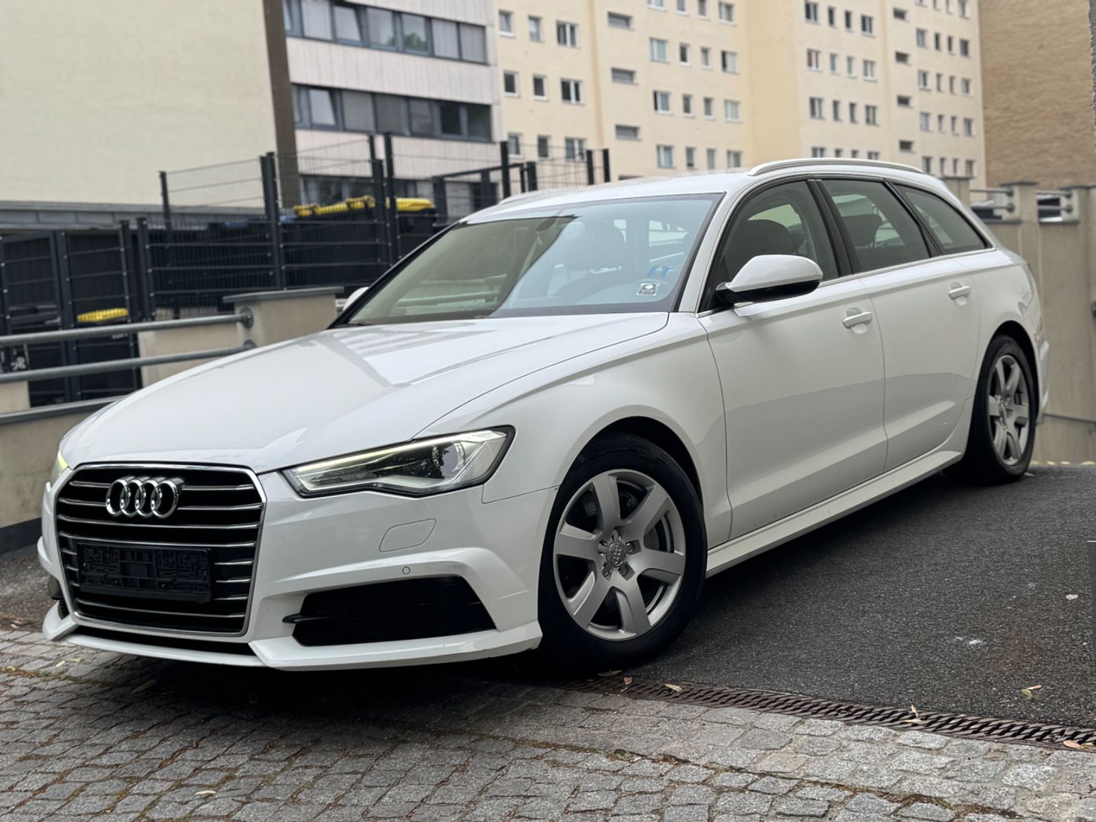 Audi A6 - 1