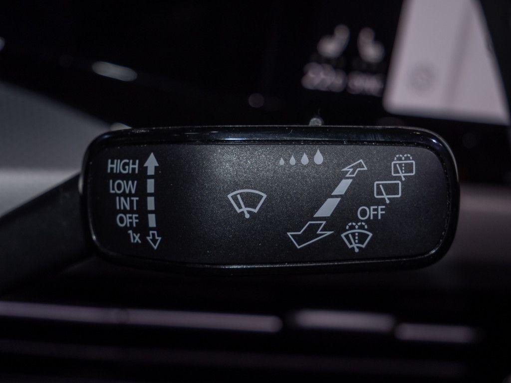 Volkswagen Golf VIII 1.0 eTSI Move LED Keyless APP Sitzhzg., миниатюра 17